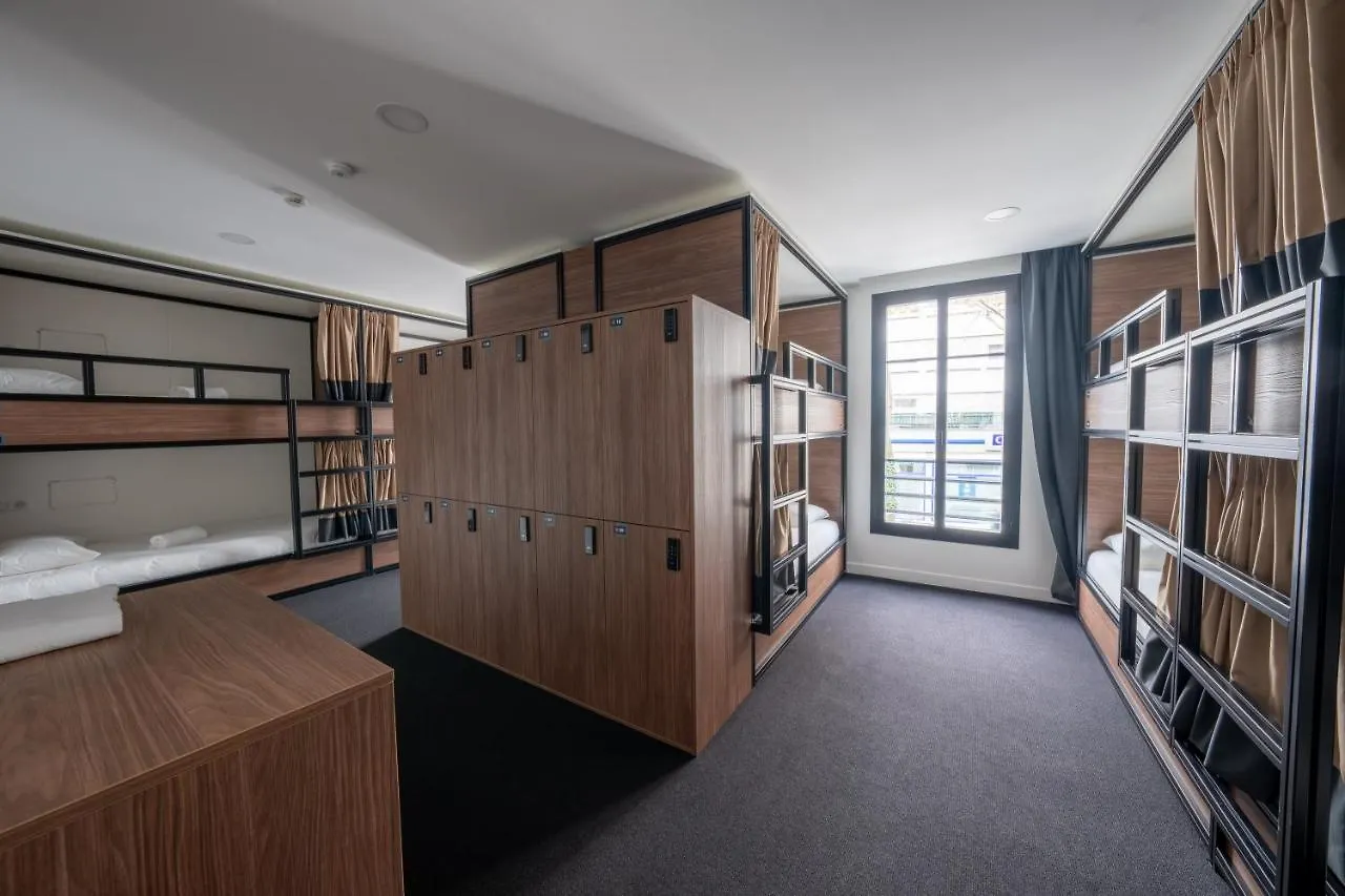 Beau M Paris Hostel