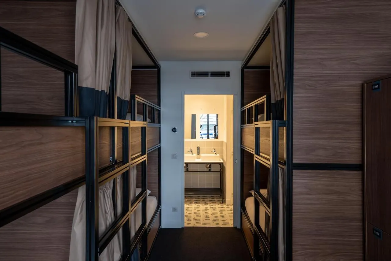 Beau M Paris Hostel France