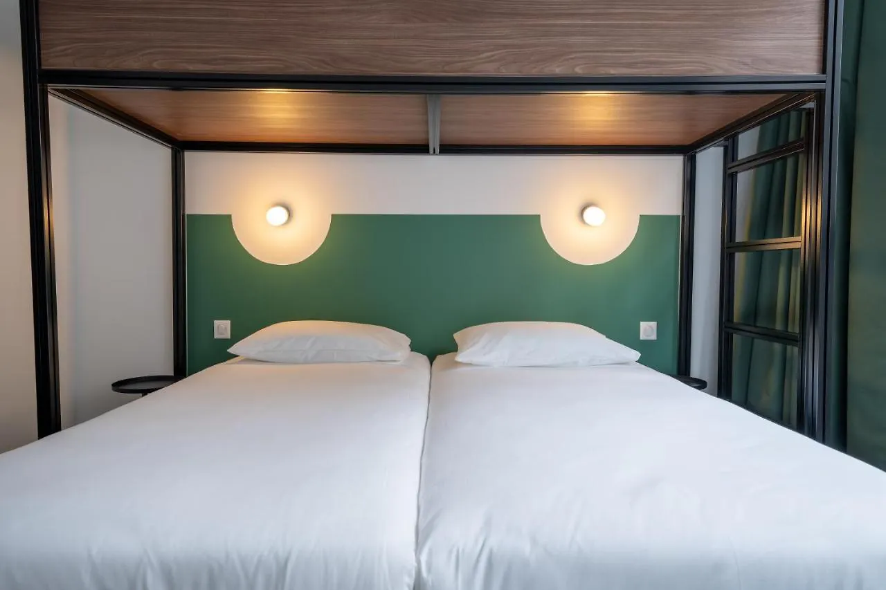 Beau M Paris Hostel