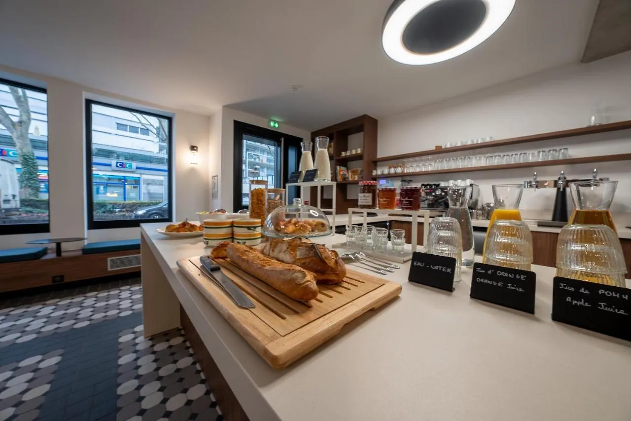 Beau M Paris Hostel
