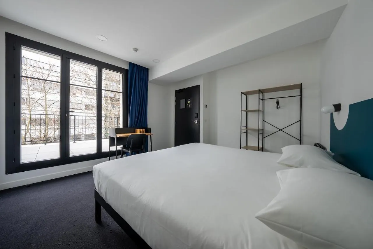 Beau M Paris Hostel